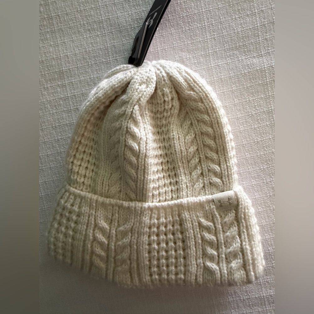 Under Aromar halftime cable knit Beanie women’s camping winter casual travel - Picture 2 of 5